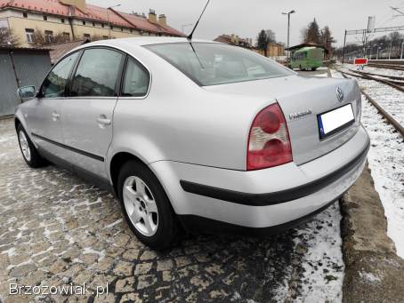 Volkswagen Passat FL 1.  6 Klima 2001