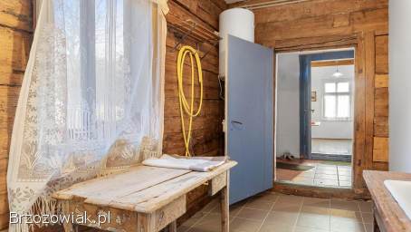 Drewniany dom w Grabownicy Starzeńskiej