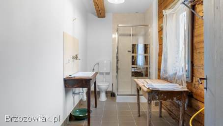 Drewniany dom w Grabownicy Starzeńskiej