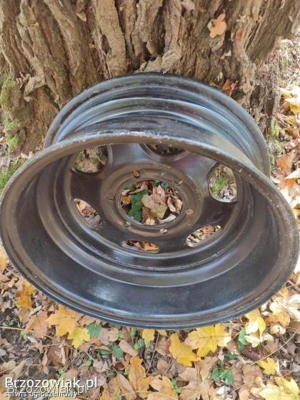 Felgi stalowe 4 sztuki bez opon,  15 cali,  Nissan