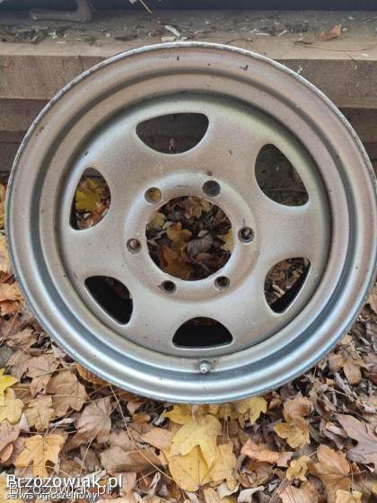 Felgi stalowe 4 sztuki bez opon,  15 cali,  Nissan