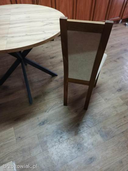 Stół rozkładany plus krzesła