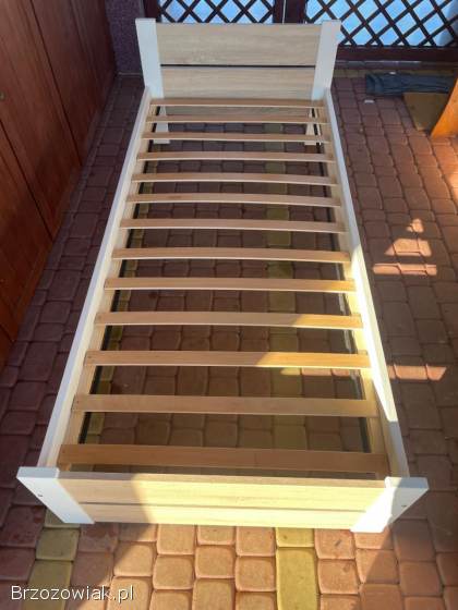 Łóżko z materacem 90x200