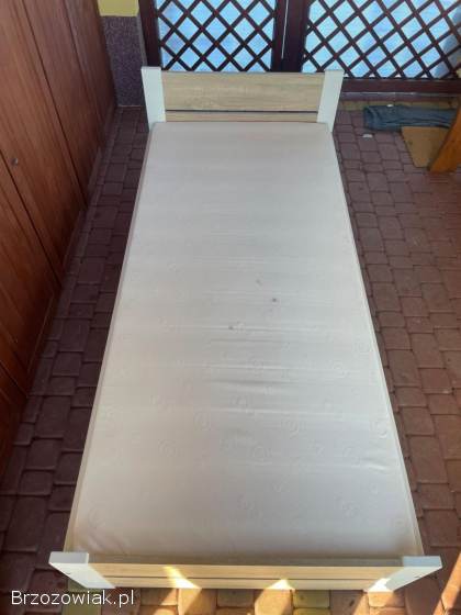 Łóżko z materacem 90x200