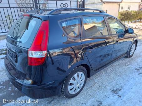 Hyundai i30 Benzyna 1.  4 16V 2012