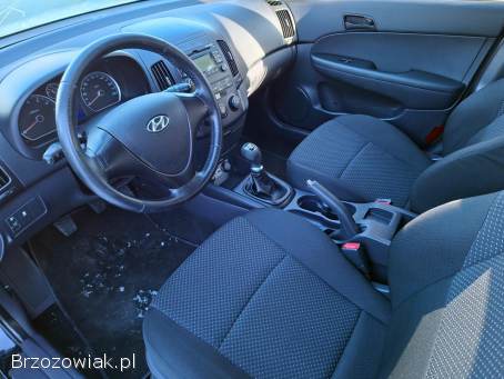 Hyundai i30 Benzyna 1.  4 16V 2012