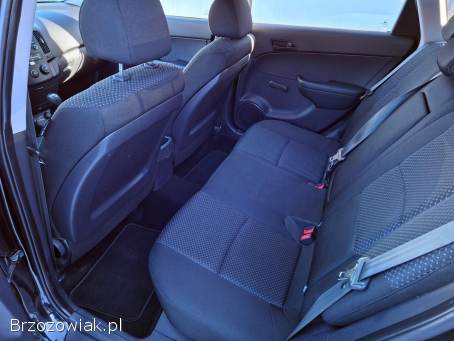 Hyundai i30 Benzyna 1.  4 16V 2012