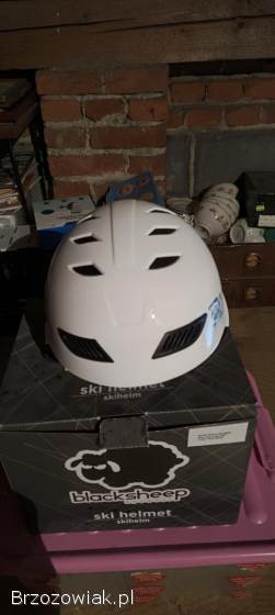 Sprzedam kaski na narty