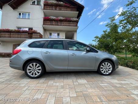 Opel Astra 2011
