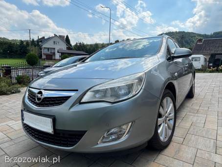 Opel Astra 2011