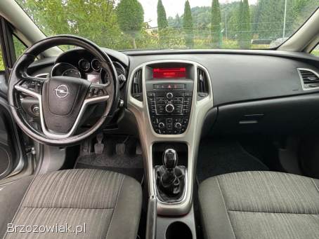 Opel Astra 2011