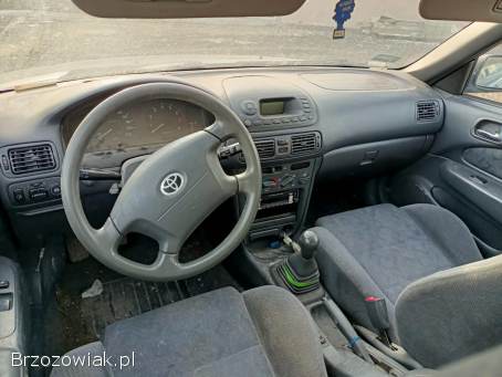 Toyota Corolla 1.  4 b+g 01r 2001