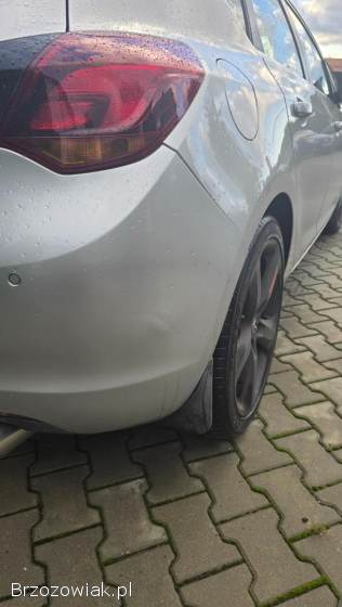 Opel Astra J  2010