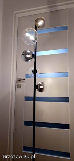 Lampa stojąca podłogowa czarna