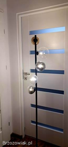 Lampa stojąca podłogowa czarna