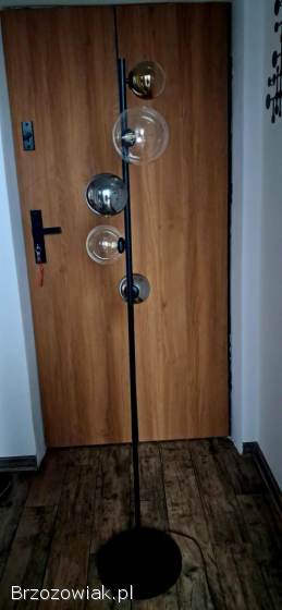 Lampa stojąca podłogowa czarna