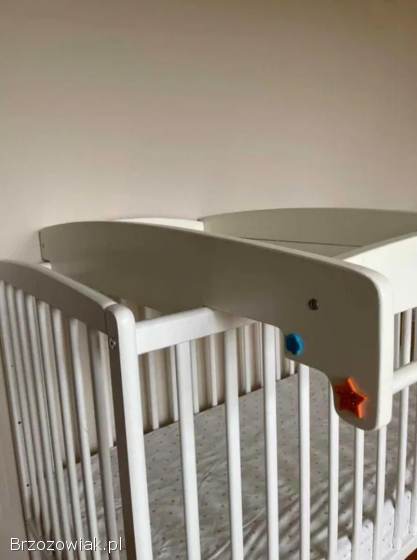 Przewijak drewniany na łóżeczko niemowlęce