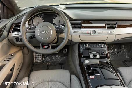 Audi S8 4.  0TFSi V8 605KM 2017