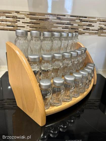 Przyprawnik drewniany + 24 sloiczki