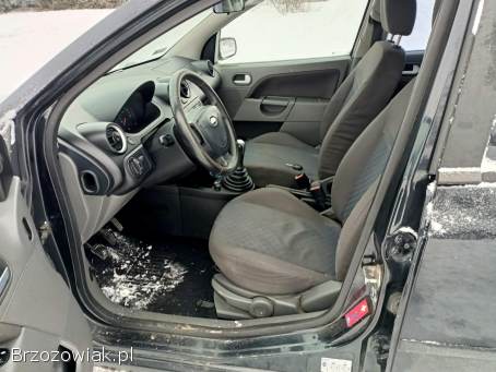 Ford Fiesta 1.  6 b+g 03r 2003