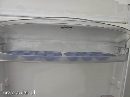 Biała lodówka-zamrażarka Whirlpool ARC5520