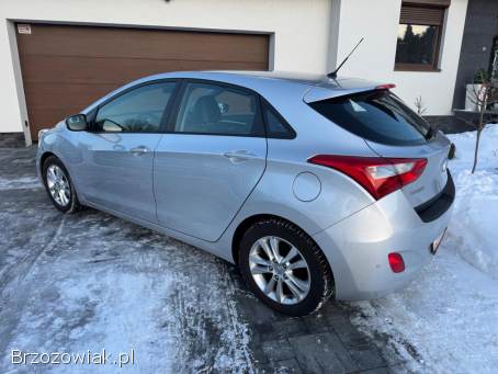 Hyundai i30 1.  4 Benzyna  2012