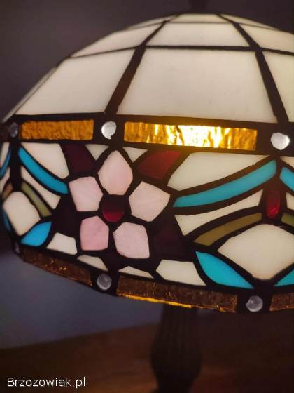 Lampa gabinetowa w stylu Tiffany