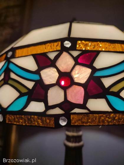 Lampa gabinetowa w stylu Tiffany