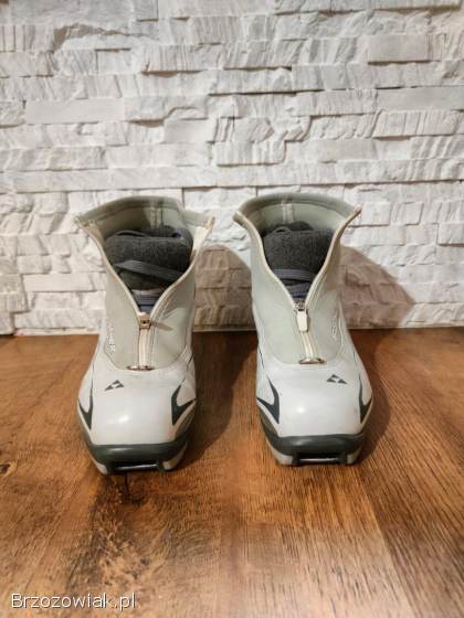 Buty do narciarstwa buegiwego