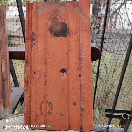 Stara dachówka ceramiczna