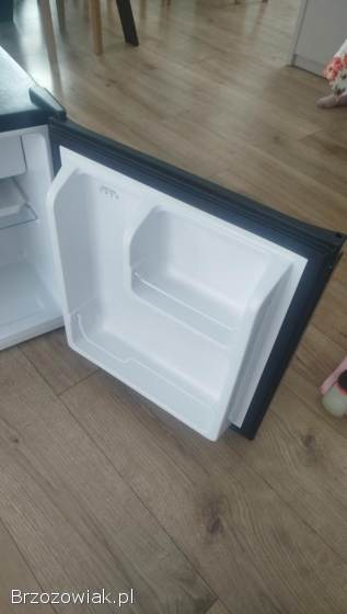 Lodówka MPM 46-CJ-02/E 51cm Czarny