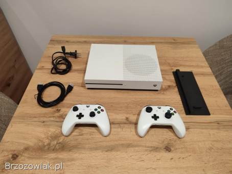 Okazja!  Xbox one S 1,  6TB + 2 pady i sporo gier!  Super Stan!  Gwarancja!