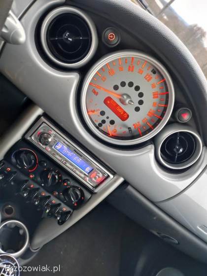 Mini ONE 1.  6 Benzyna  2003