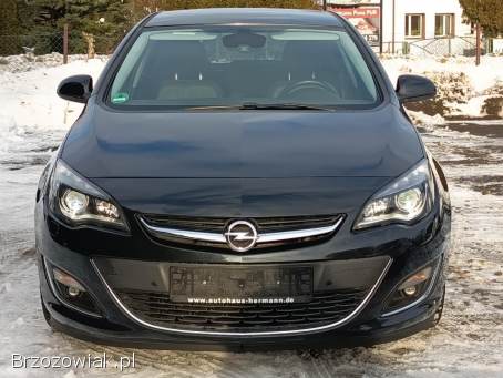 Opel Astra 1.  4 TURBO 140 2014