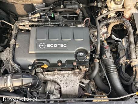 Opel Astra 1.  4 TURBO 140 2014