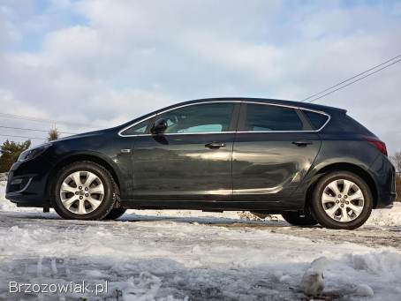 Opel Astra 1.  4 TURBO 140 2014