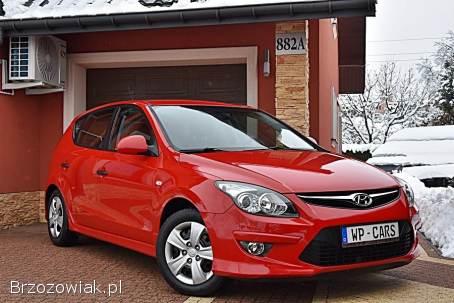 Hyundai i30 1.  4 dohc 2011