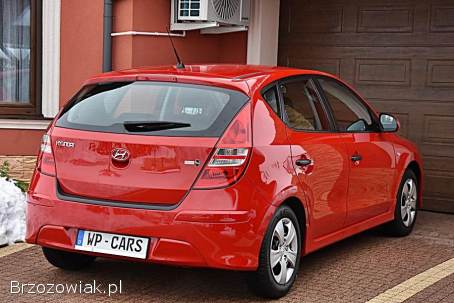 Hyundai i30 1.  4 dohc 2011