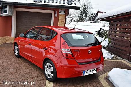 Hyundai i30 1.  4 dohc 2011