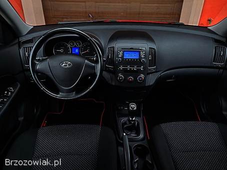 Hyundai i30 1.  4 dohc 2011