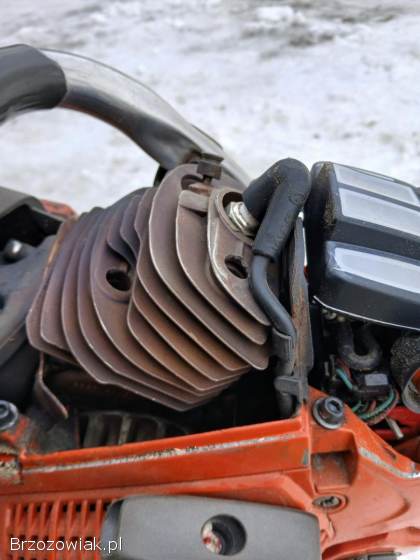 PIŁA SPALINOWA HUSQVARNA 555