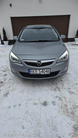 Opel Astra Astra j 2011