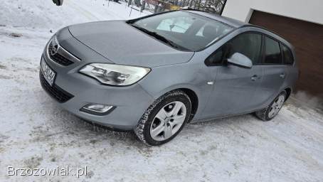Opel Astra Astra j 2011