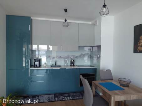 Mieszkanie 2-pokoje,  42,  22 m2 -  ul.  Urocza,  garaż,  komórka lokatorska