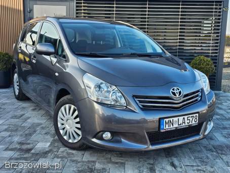 Toyota Verso 1.  8 BENZYNA 2010