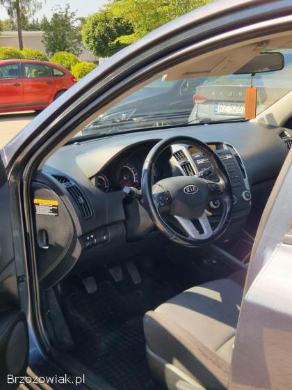 Kia Cee'd SW  2011