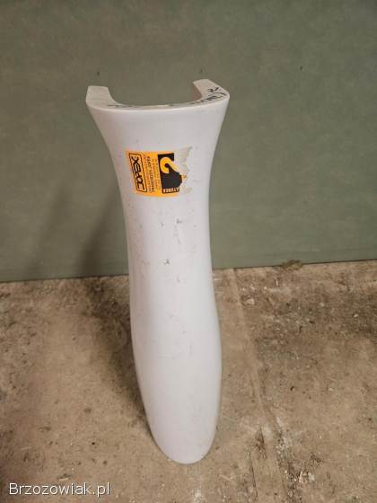 Umywalka ceramiczna z postumentem (nogą)
