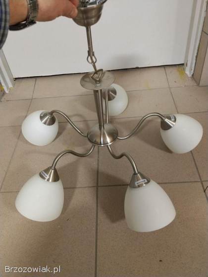 Żyrandole metalowe i drewniane