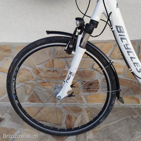 Rower miejski Bicycles – biały,  koszyk + bagażnik