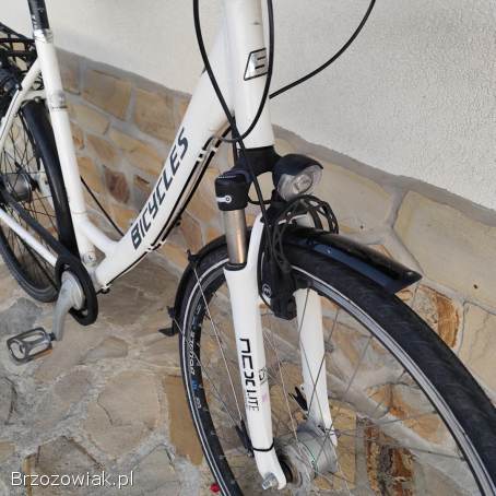 Rower miejski Bicycles – biały,  koszyk + bagażnik
